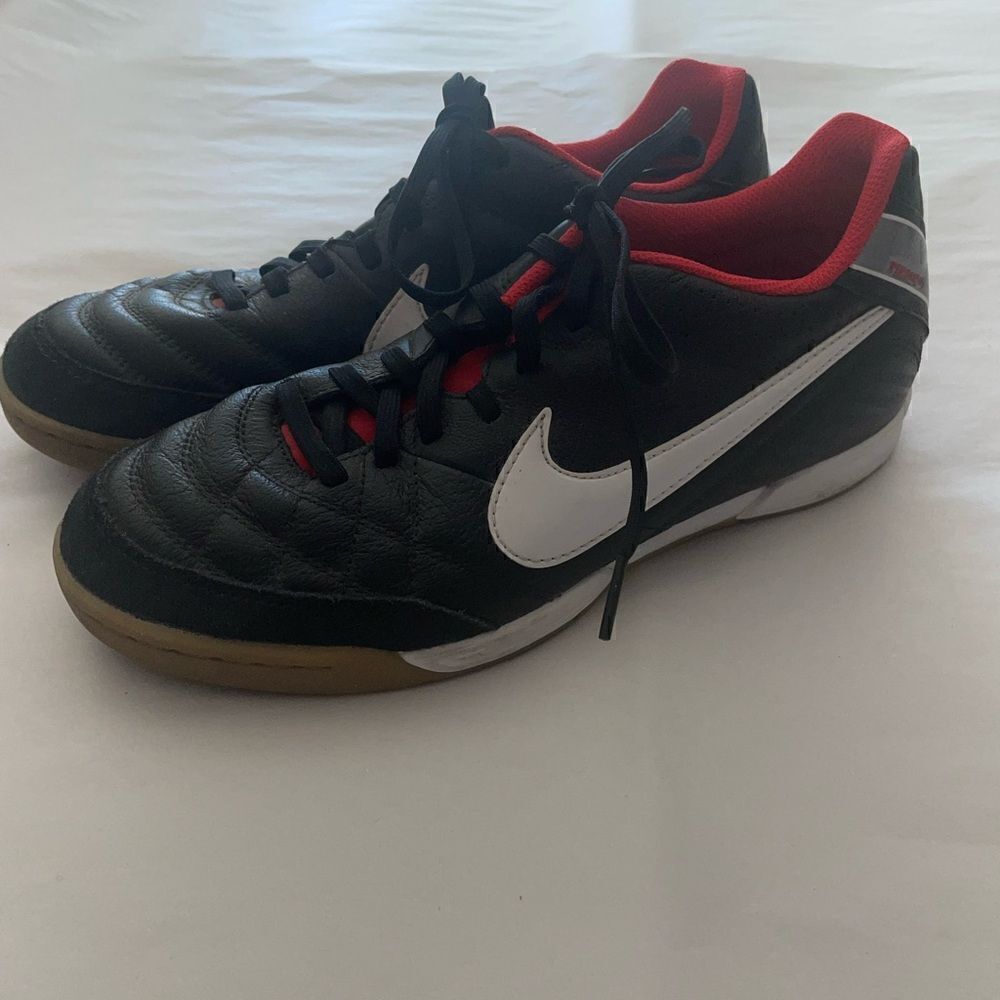 Nike Soccer Shoes - Picture 2 of 5